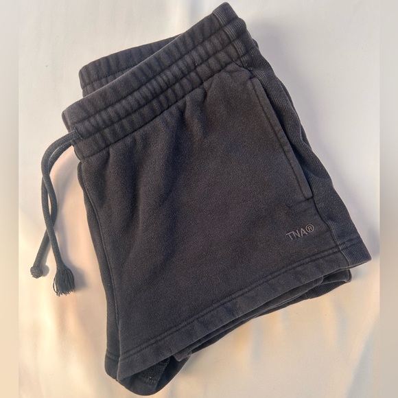 TNA Charcoal Sweatshorts - Picture 1 of 4